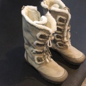 In excellent condition just need some cleaning